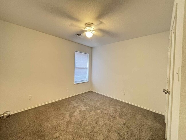 Building Photo - 830 W Colony Dr