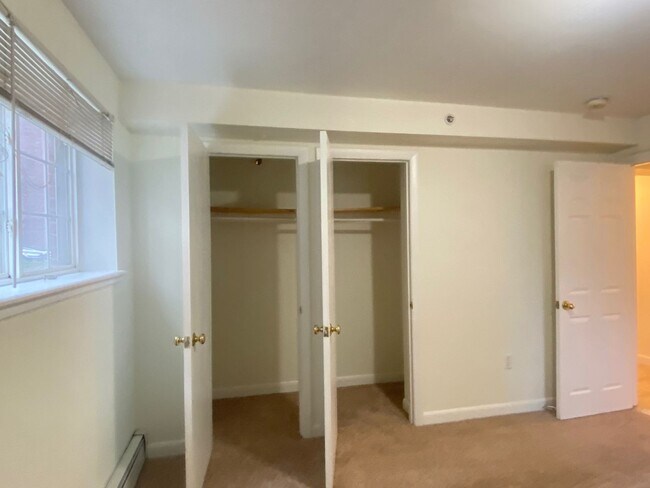 Building Photo - Nice 3 bed in Packards corner