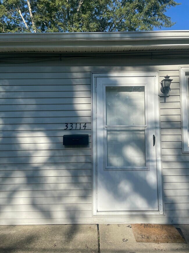 Building Photo - 33114 Alaska Ct