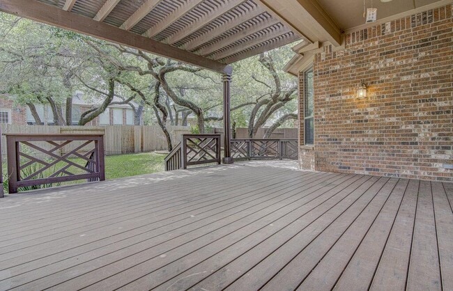 Building Photo - 1425 River Forest Dr