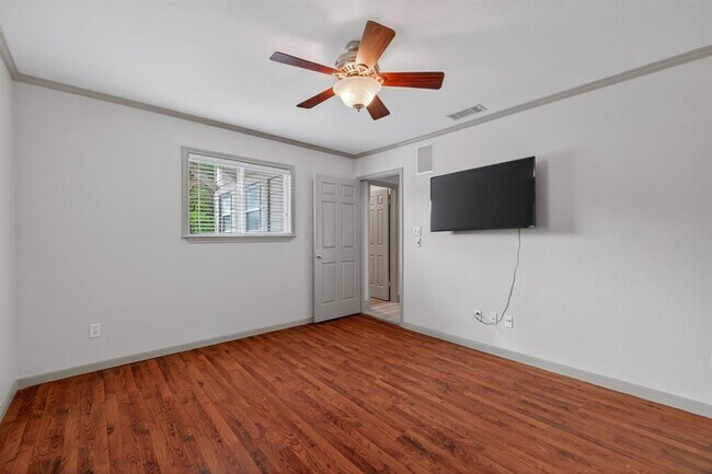 Building Photo - 4301 Hyridge Dr