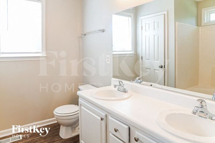 Building Photo - 7113 Spanglers Spring Way