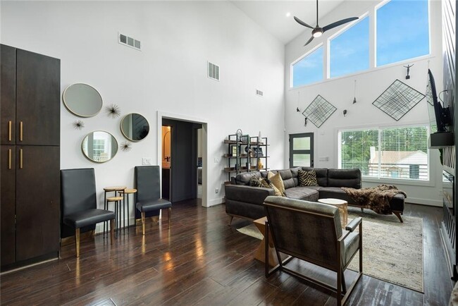 Building Photo - 255 Mathewson Pl SW