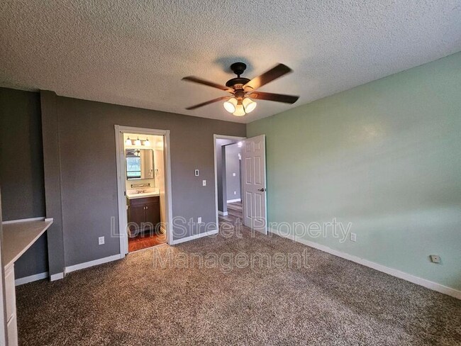 Building Photo - 1814 NE 19th St