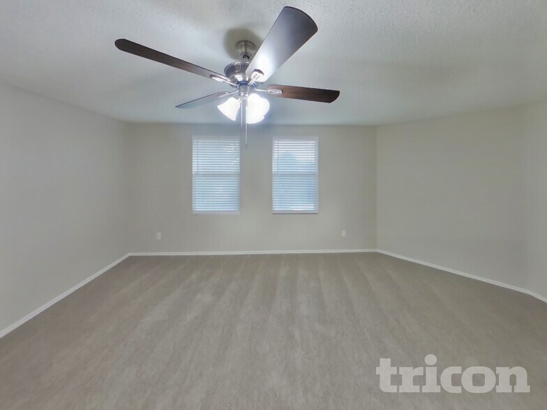 Building Photo - 2669 Bandera Pl