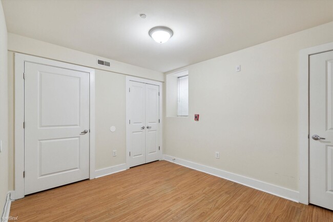 Building Photo - 5 br, 5 bath Triplex - 1620 JEFFERSON ST U...