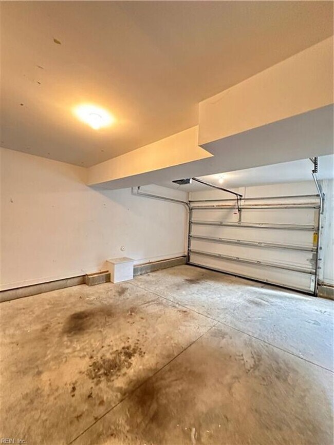 Building Photo - New Town