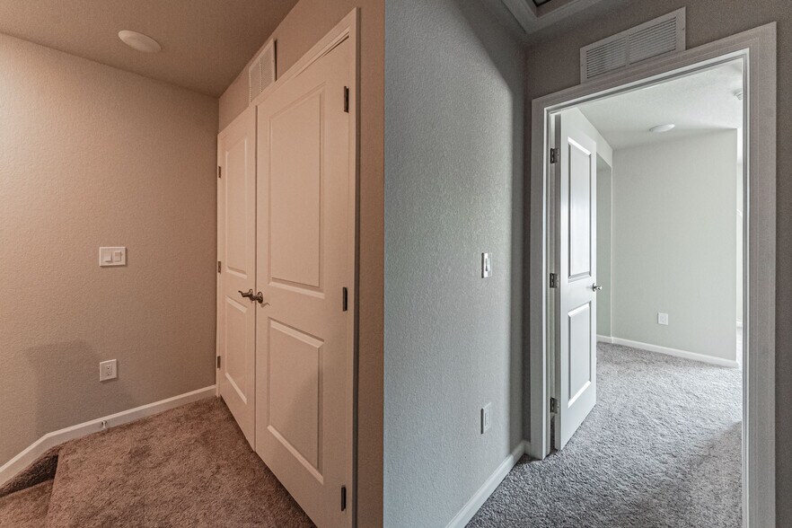 Building Photo - 10653 Columbite Hts