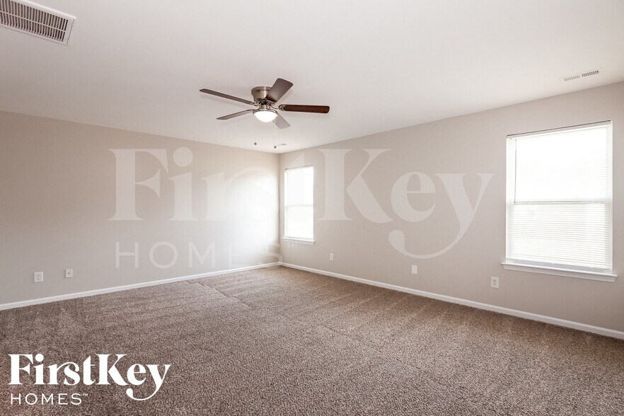 Building Photo - 1737 Larne Cir