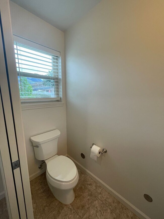 Building Photo - Kahoma Village 3 Bedroom Townhome