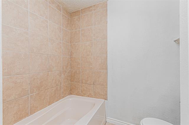 Building Photo - 2606 Hollow Bend