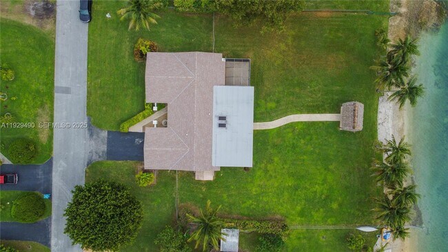 Building Photo - 10962 SW 117th St