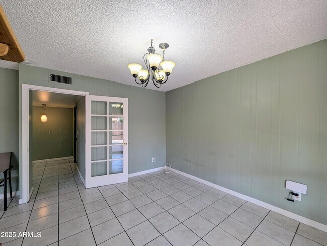 Building Photo - 4019 W San Miguel Ave