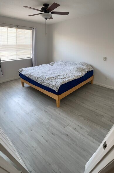 Master bedroom - 21832 S Vermont Ave