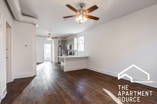 Building Photo - 3135 N Oakley Ave