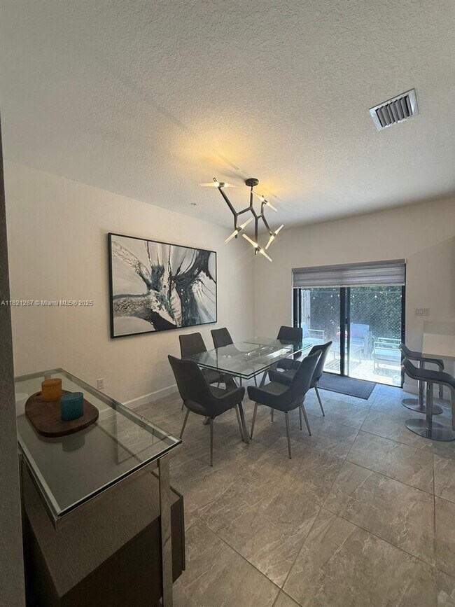 Building Photo - 152 SW 185th Way