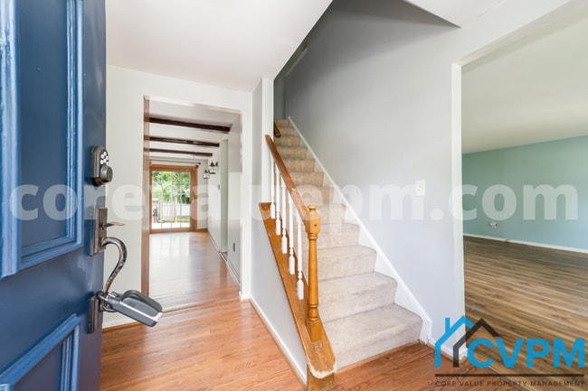 Building Photo - 723 Snowdon Ln