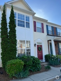 Building Photo - 105 Bumble Cir