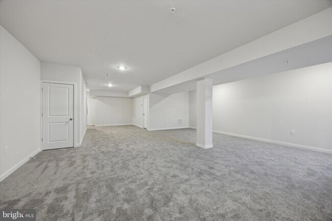 Building Photo - 24 Painters Wy