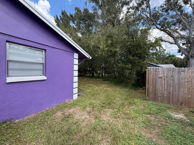 Building Photo - Charming 3-Bedroom, 2-Bath Home in the Hea...