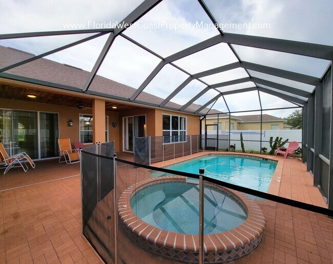 Building Photo - LARGE PARRISH POOL HOME! FENCED YARD! PET FRIENDLY! AVAILABLE FOR JUNE! LONG TERM LEASE!