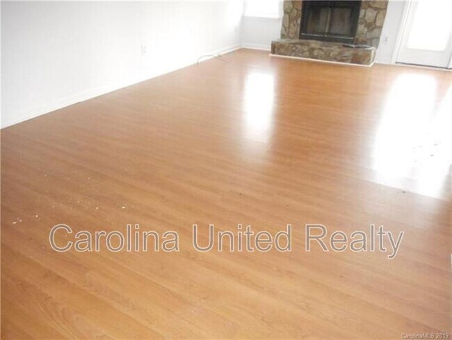 Building Photo - 8235 Circle Tree Ln