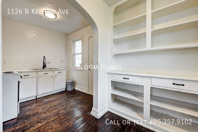 Building Photo - 1126 N Kelham Ave