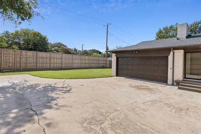 Building Photo - 8566 Sweetwood Dr