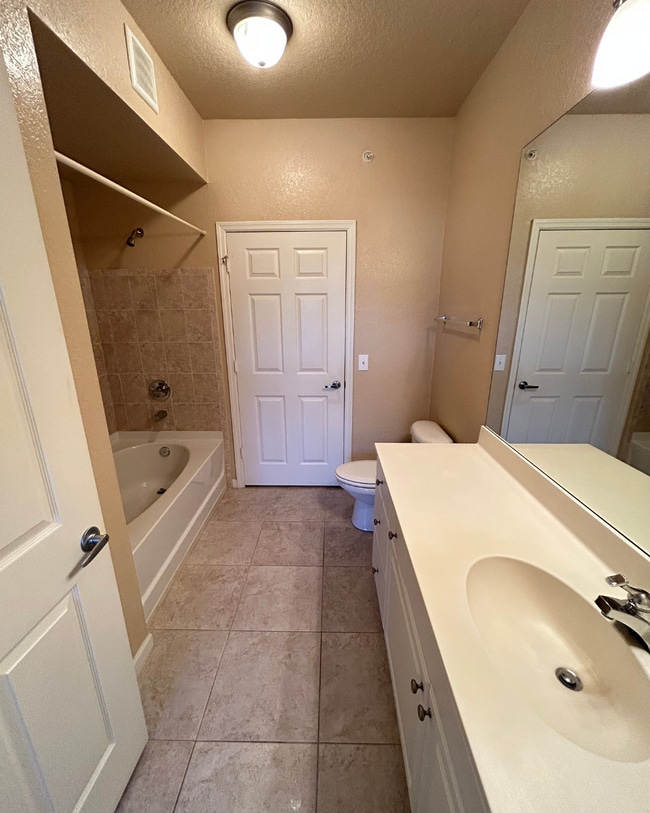 Building Photo - 8539 Gate Pkwy W