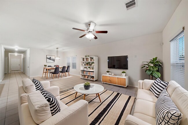 Building Photo - 2516 Pearl Ct