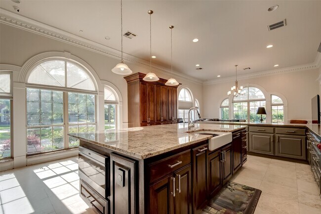 Building Photo - 12445 Memorial Dr