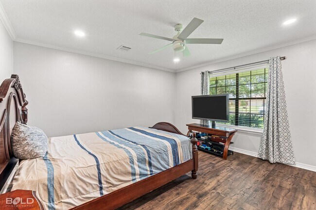 Building Photo - 4 Bedroom 3.5 bath in Greenacres