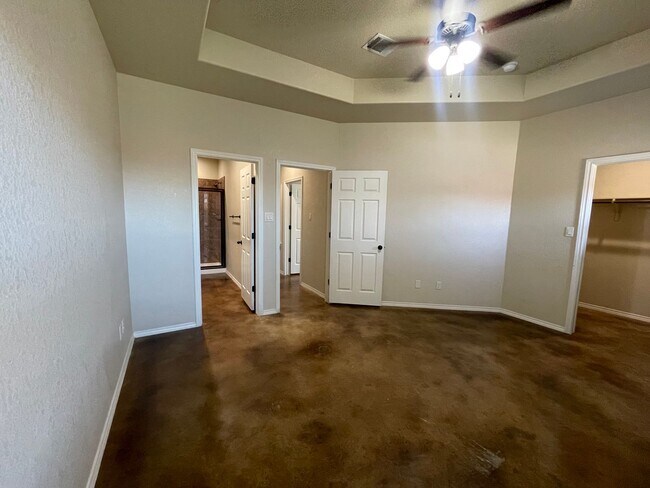 Building Photo - Luxury Duplex in New Braunfels, TX!
