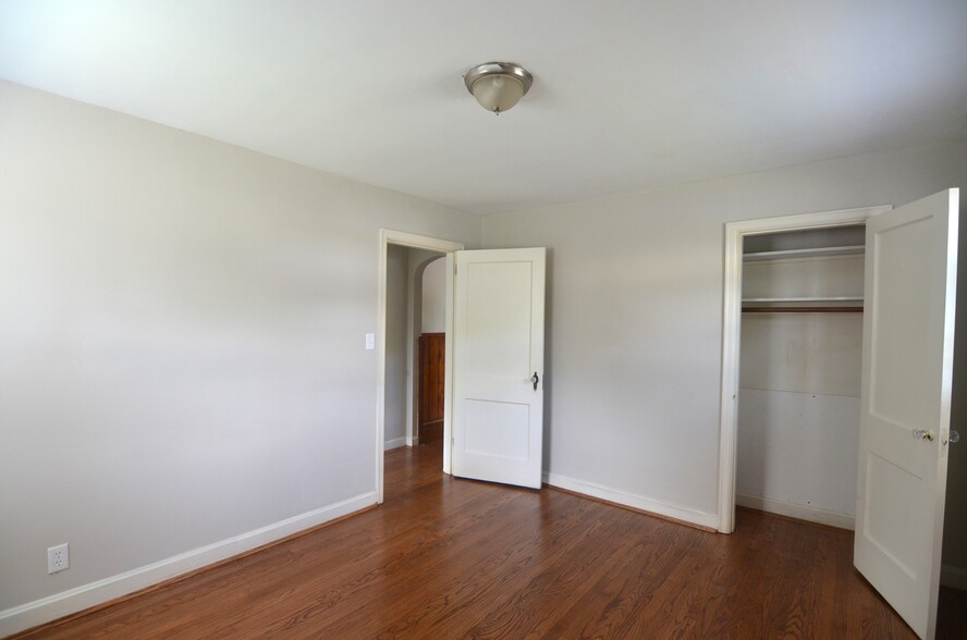 Building Photo - 6320 Kennedy Ave