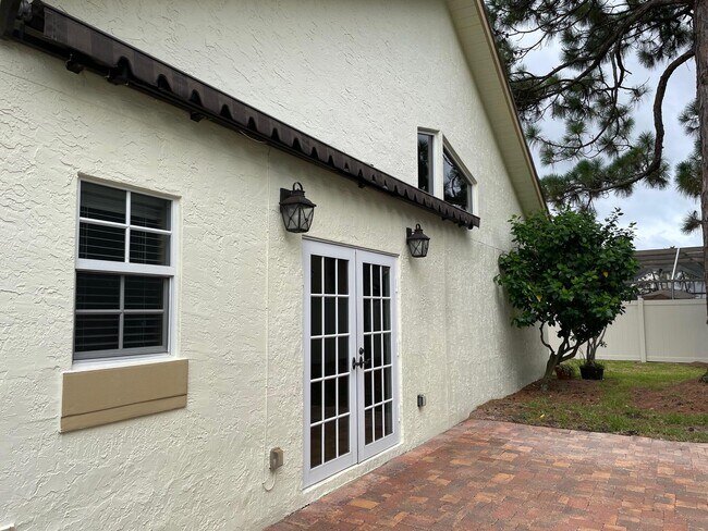 Building Photo - 12861 Meadowbend Dr
