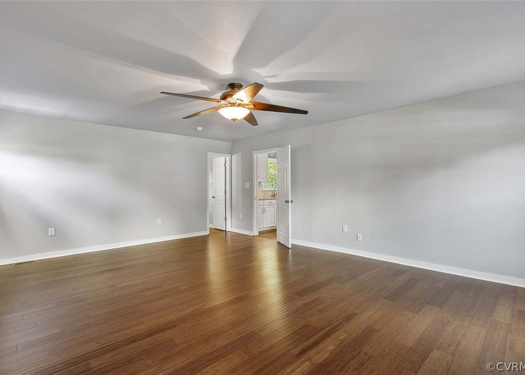 Large Family Room - 8025 Secretariat Dr