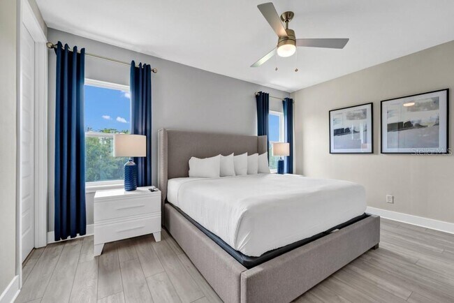 Building Photo - 7846 Spectrum Dr