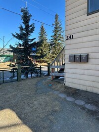 Building Photo - 241 N Park St