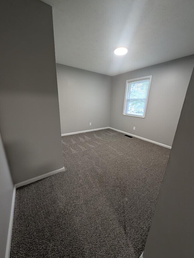 Building Photo - 105 Woodland Park Cir