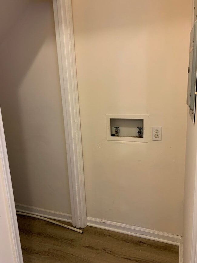 Building Photo - NORTHWEST RALEIGH TOWNHOME, AFFORDABLY PRICED FOR IMMEDIATE MOVE IN