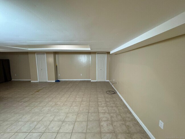 Building Photo - 59 Gilbert Ln