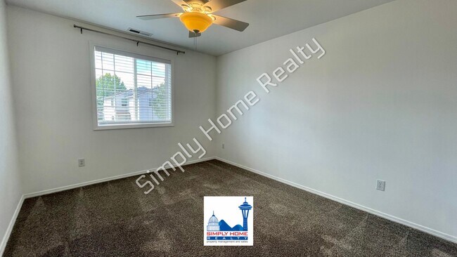 Building Photo - Step Inside To This Spacious & Comfortable 3-Bedroom Home!