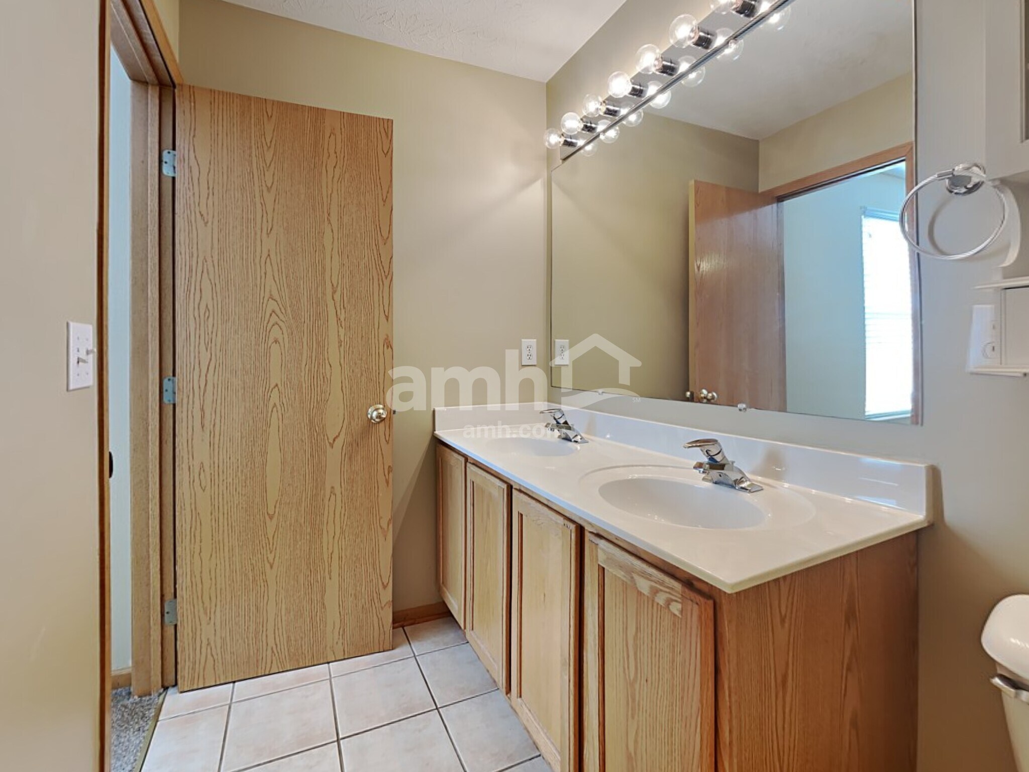 Building Photo - 2565 Allegro Ln