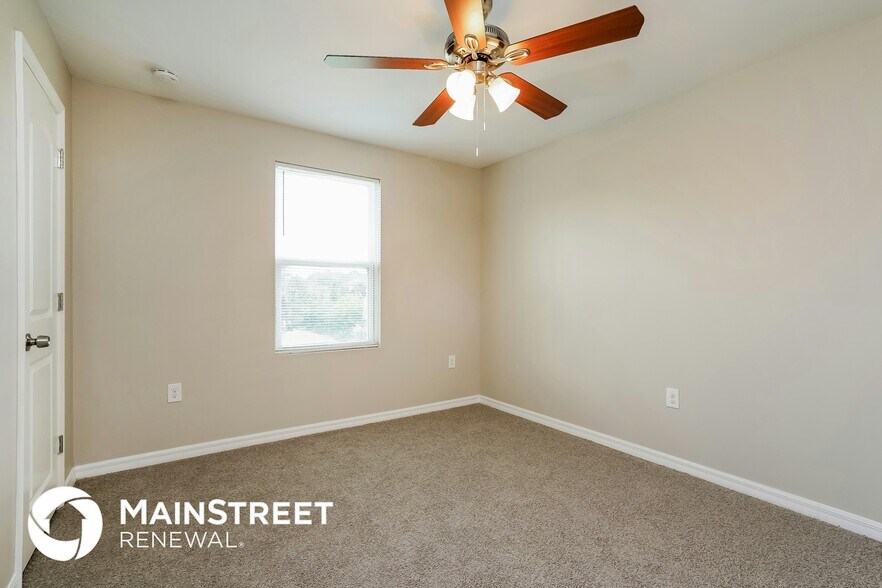 Building Photo - 3202 37th St W