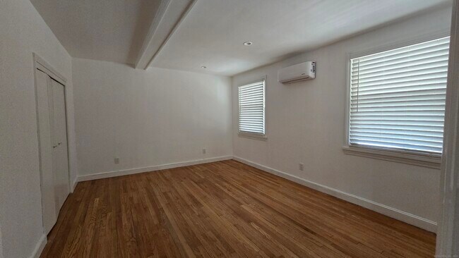 Building Photo - 37 Maple Ridge Dr