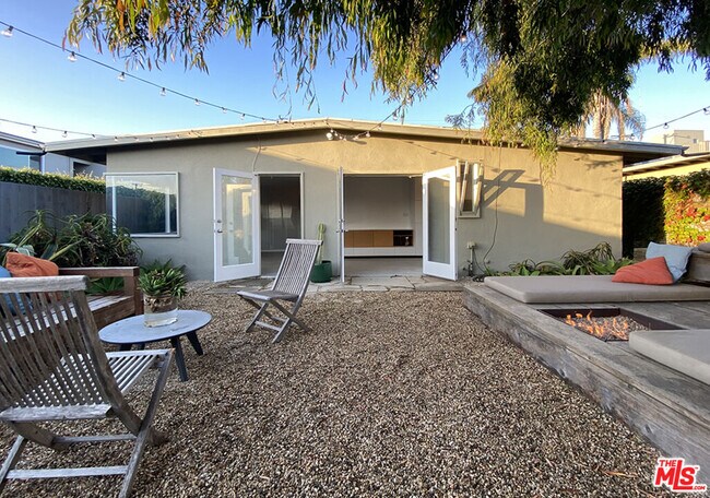 Building Photo - 1819 Euclid St