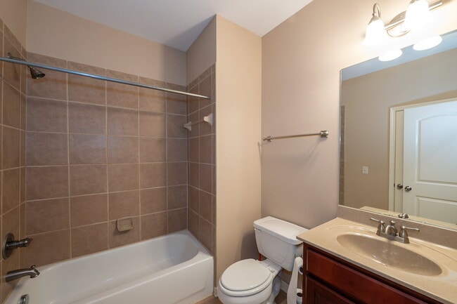 Building Photo - 913 Telfair Close