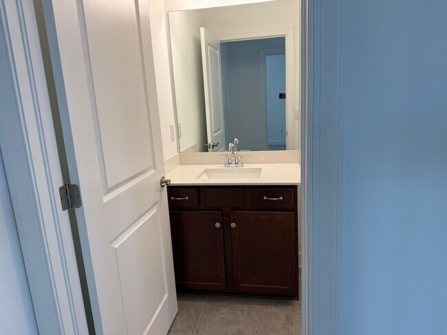 Building Photo - 5 Bedroom 4 Bath W/Office & 3-Car Garage (...