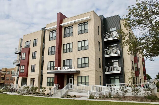 Building Photo - The Hudson