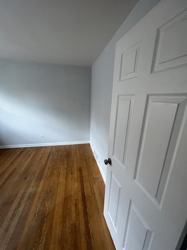 1st bedroom - 13946 S State St